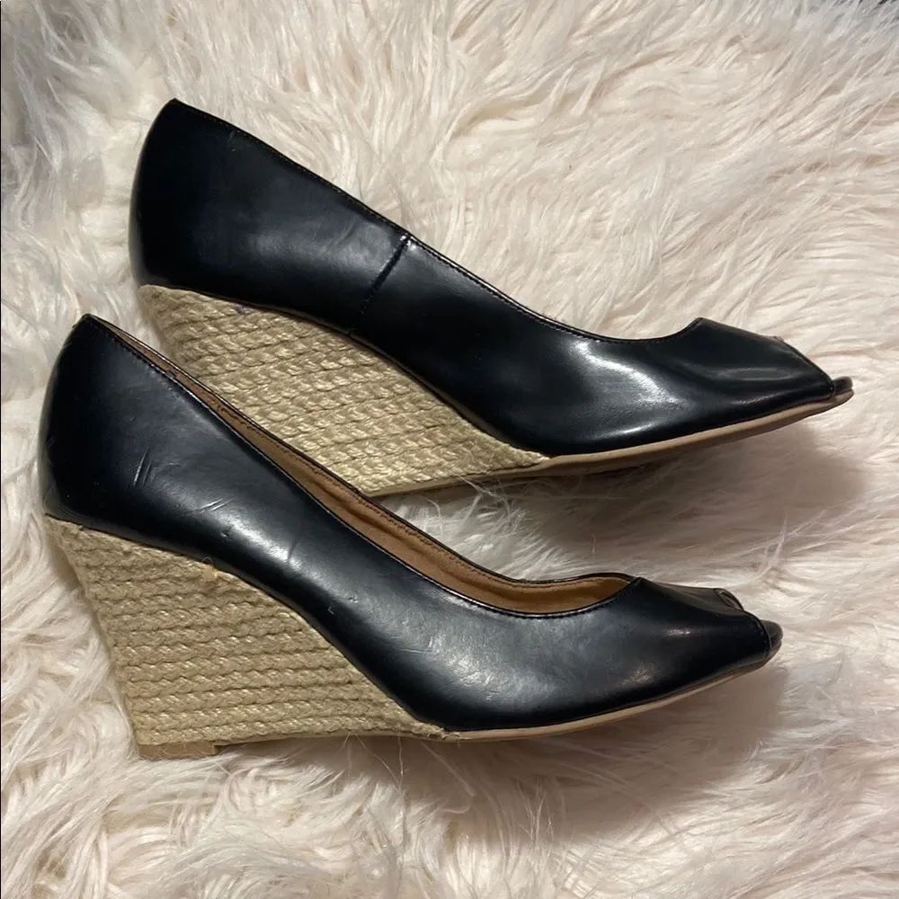 Dexflex Comfort Black and Tan Wedge Shoes